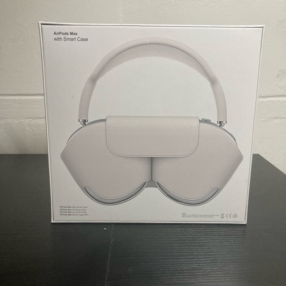 Apple AirPods Max with Smart Case (sealed) - Picture 2 of 3